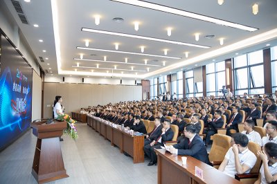 川威集團舉行大學生迎新會